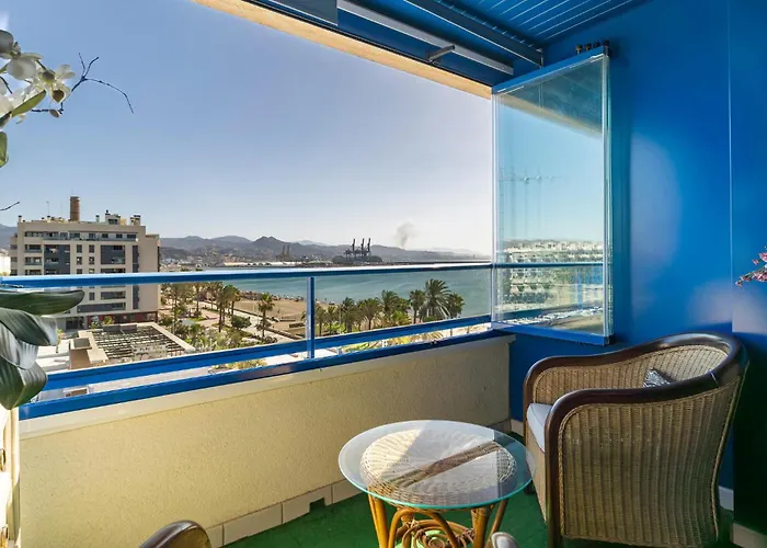 Cozy Apartment In Malaga With House Sea View